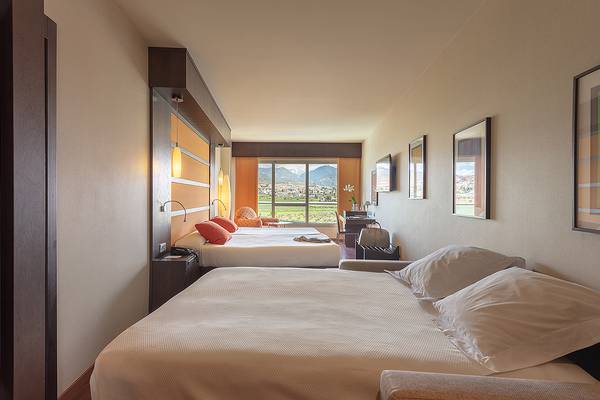 Doppelzimmer + Zustellbett (3 Erwachsene) Abades Nevada Palace 4* Hotel in Granada