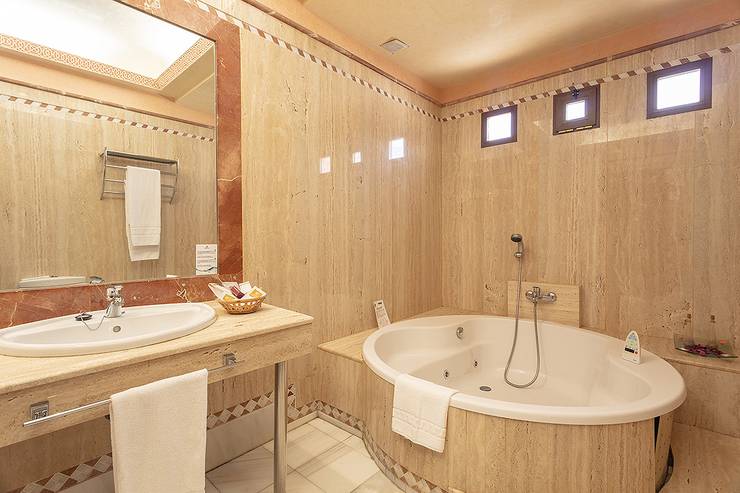 Junior suite deluxe Hotel Abades Guadix 4* Junior suite deluxe Hotel Abades Guadix 4*
