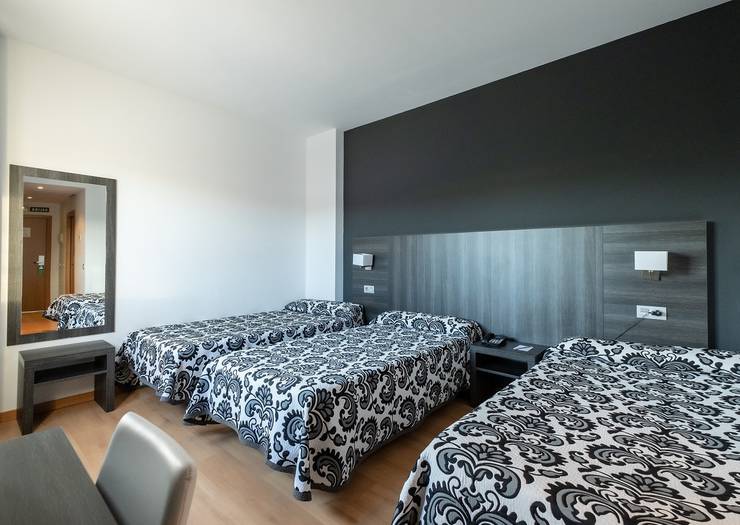 Double room + extra bed Abades Vía Norte 3* Hotel Miranda de Ebro