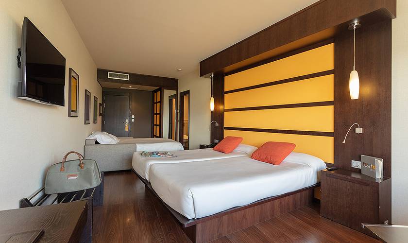 Doppelzimmer + zustellbett (3 erwachsene) Abades Nevada Palace 4* Hotel Granada