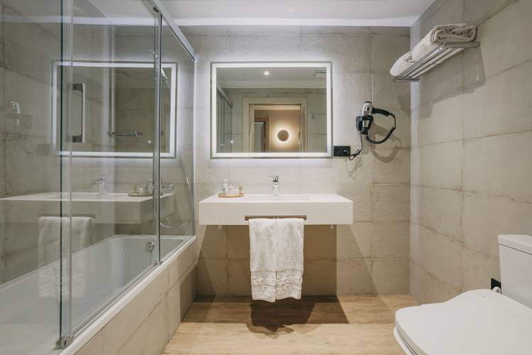 Bathroom El Mirador 4* Hotel Loja