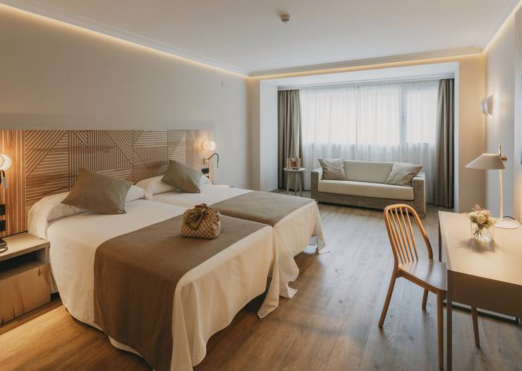 Habitación doble + cama extra (3 adultos) Hotel El Mirador 4* Loja Granada