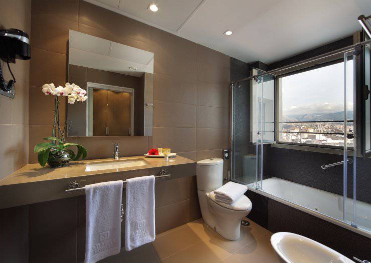 Habitación Doble + Cama Extra (2 Adultos + 1 Niño) Hotel Abades Recogidas 4* Granada Habitación Doble + Cama Extra (2 Adultos + 1 Niño) Hotel Abades Recogidas 4* Granada