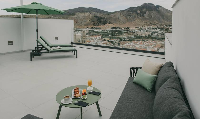 Junior suite deluxe alcazaba con terraza privada Hotel El Mirador 4* Loja