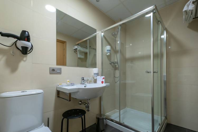 Habitación doble Hotel Abades Vía Norte 3* Miranda de Ebro Habitación doble Hotel Abades Vía Norte 3* Miranda de Ebro