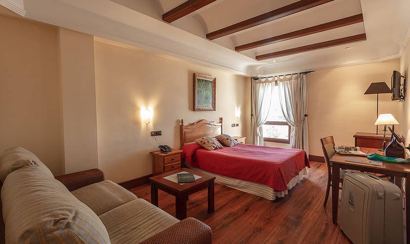 Chambre double avec lit supplémentaire (2 adultes + 1 enfant) Hôtel Abades Guadix 4*