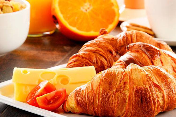 Special Offer with Breakfast & Parking Abades Hotels