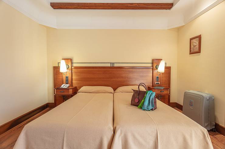 Double room plus extra bed (2 adult + 1 child) Abades Guadix 4* Hotel