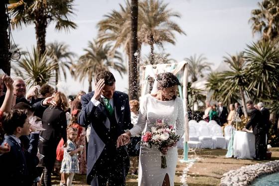 Novios boda civil abades Hotel Abades Benacazón 4*