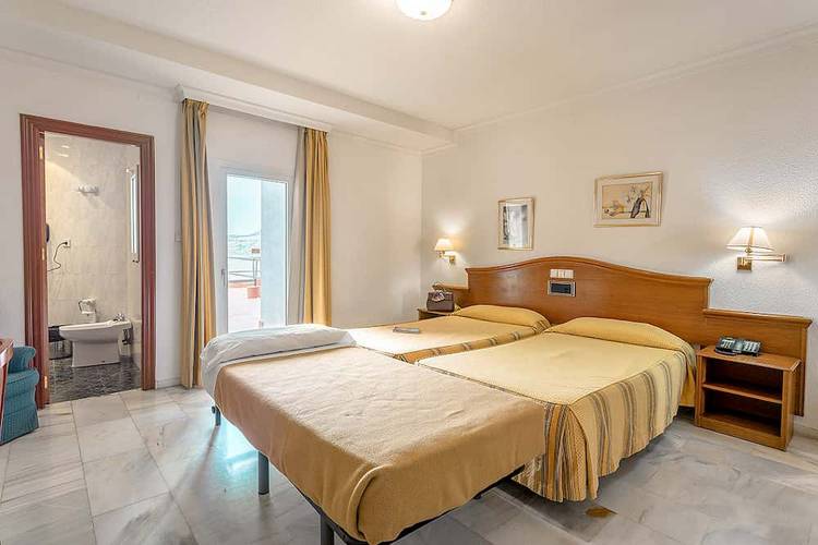 Double room plus extra bed (2 adult + 1 child) Abades Loja 3* Hotel Double room plus extra bed (2 adult + 1 child) Abades Loja 3* Hotel