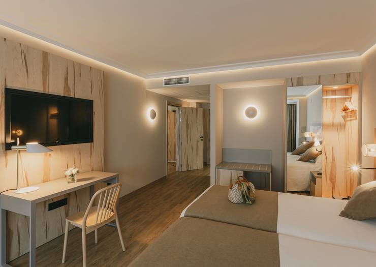 Double + lit supplémentaire (2 adultes + 1 enfant) Hôtel El Mirador 4* Loja Grenade Double + lit supplémentaire (2 adultes + 1 enfant) Hôtel El Mirador 4* Loja Grenade