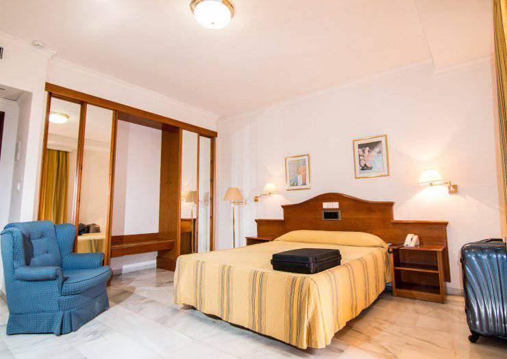Habitación Doble Uso Individual Hotel Abades Loja 3* Loja Habitación Doble Uso Individual Hotel Abades Loja 3* Loja