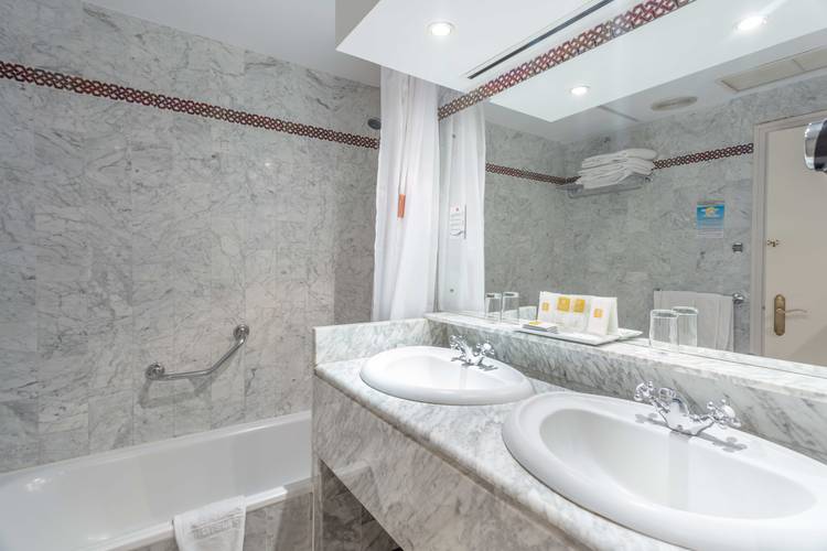 Chambre familiale Hôtel Abades Benacazón 4* Chambre familiale Hôtel Abades Benacazón 4*