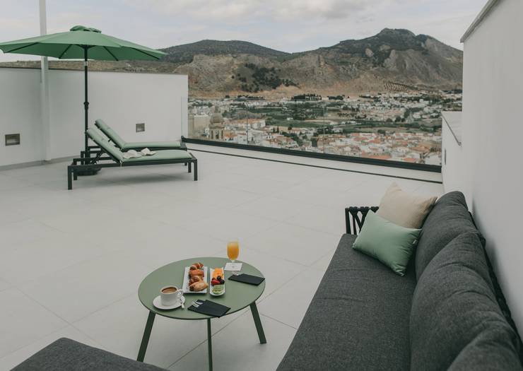 Junior suite deluxe alcazaba con terraza privada Hotel El Mirador 4* Loja Granada