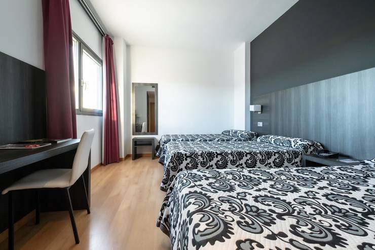 Habitación doble + cama supletoria Hotel Abades Vía Norte 3* Miranda de Ebro