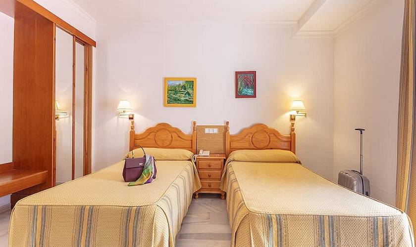 Quarto duplo Hotel Abades Loja 3*