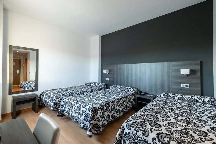 Quarto duplo + cama extra Hotel Abades Vía Norte 3* Miranda de Ebro Quarto duplo + cama extra Hotel Abades Vía Norte 3* Miranda de Ebro