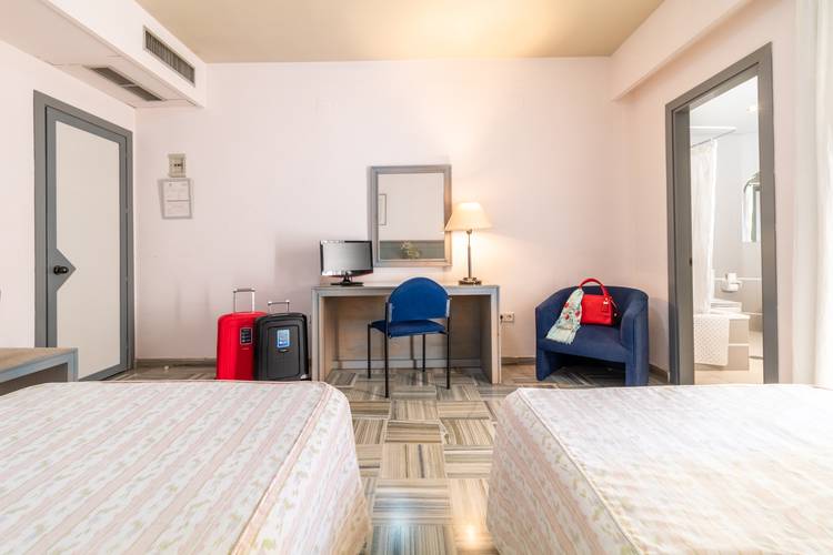 Habitación doble de uso individual Abades Manzanil 3* Hotel Loja