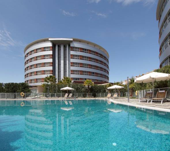 Outdoor pool and solarium terrace Abades Nevada Palace 4* Hotel Granada