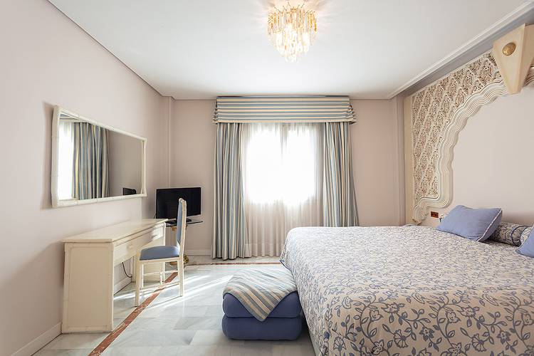 Junior suite deluxe hotel abades benacazón 4* Junior suite deluxe hotel abades benacazón 4*