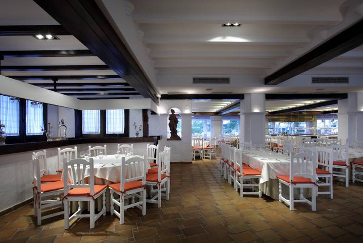 Restaurante Hotel Abades Benacazón 4*