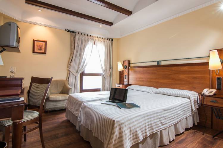 Habitación Doble + Cama Extra (2 Adultos + 1 Niño) - Hotel ...