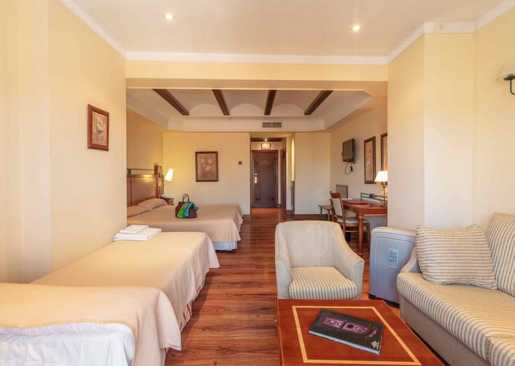 Chambre double avec lit supplémentaire (3 adultes) Hôtel Abades Guadix 4*