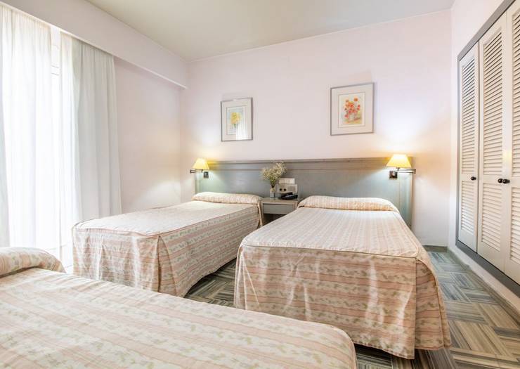 Chambre double + lit supplémentaire (2 adultes + 1 enfant) Hôtel Abades Manzanil 3* Loja