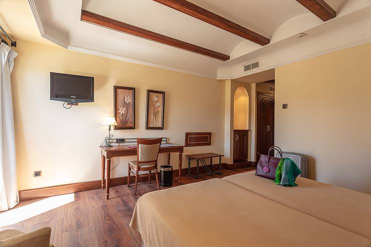 Habitación doble + cama extra (2 adultos + 1 niño) Hotel Abades Guadix 4* Habitación doble + cama extra (2 adultos + 1 niño) Hotel Abades Guadix 4*