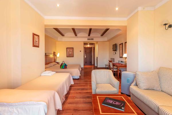 Habitación Doble + Cama Extra (3 Adultos) Hotel Abades Guadix 4* en Guadix Habitación Doble + Cama Extra (3 Adultos) Hotel Abades Guadix 4* en Guadix
