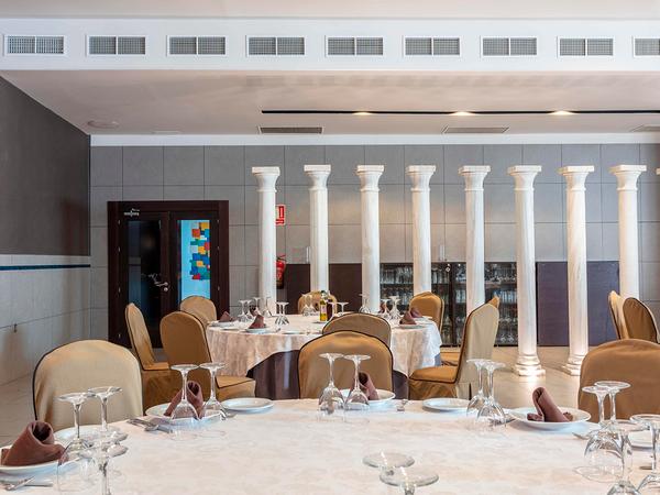 Las columnas Hotel Abades Loja 3* Las columnas Hotel Abades Loja 3*